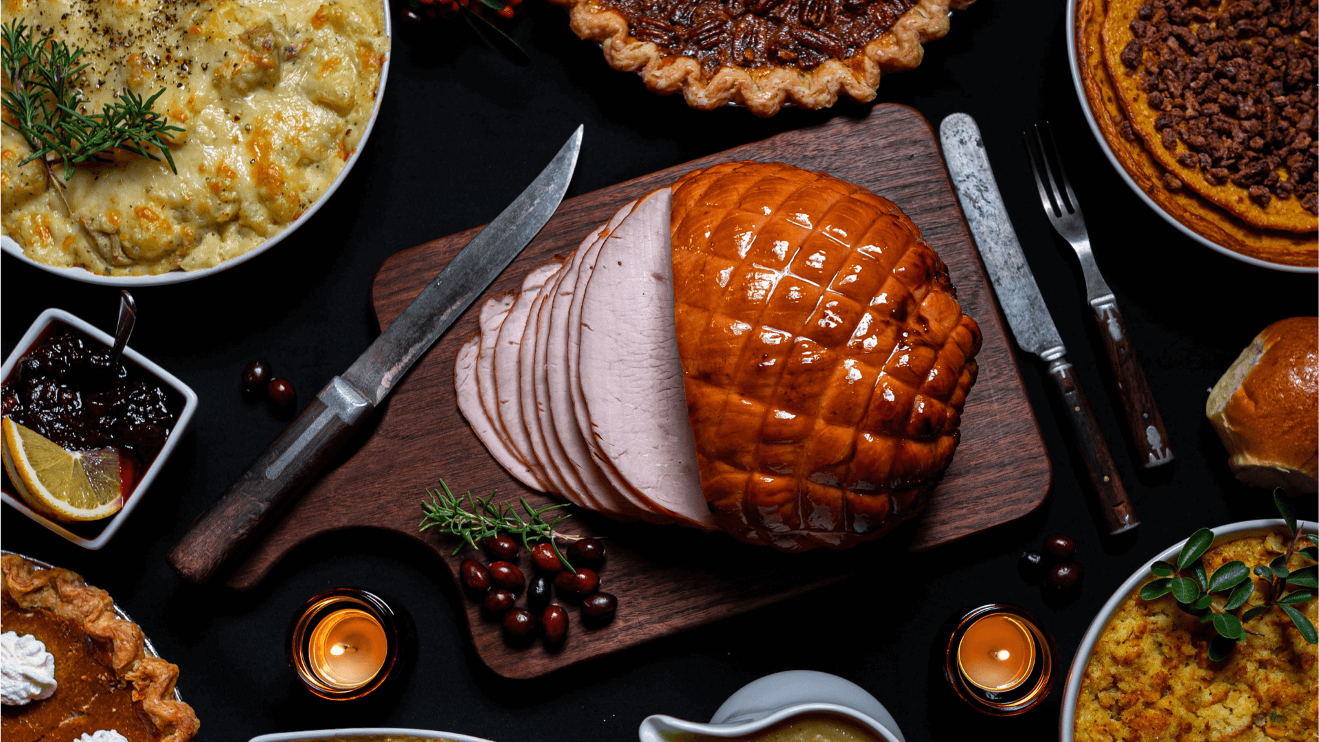 christmas-food-glazed-ham-on-table