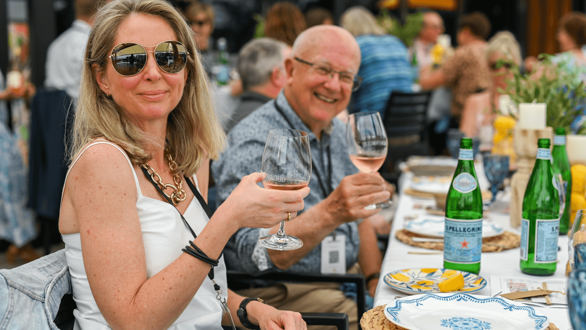 couple-enjoying-cellar-door-wine-club-event