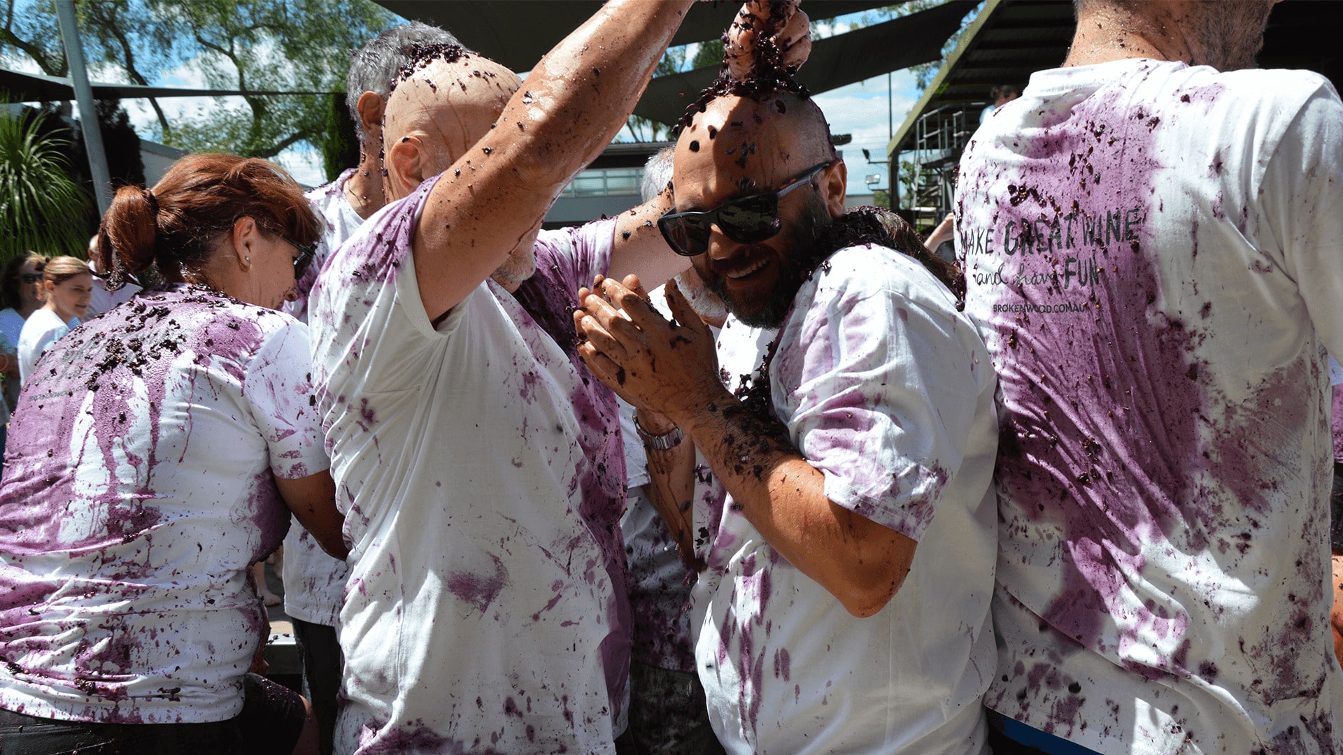 wine-club-grape-crushing-event